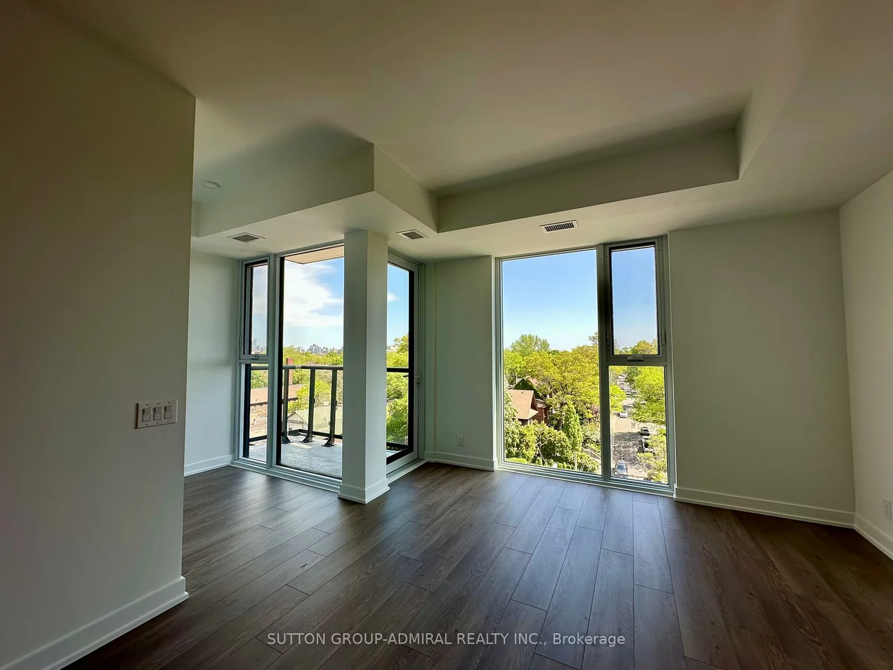 1660, Bloor, High Park North, Toronto