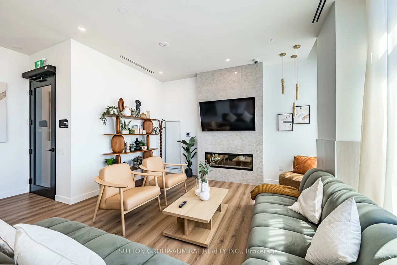 1660, Bloor, High Park North, Toronto