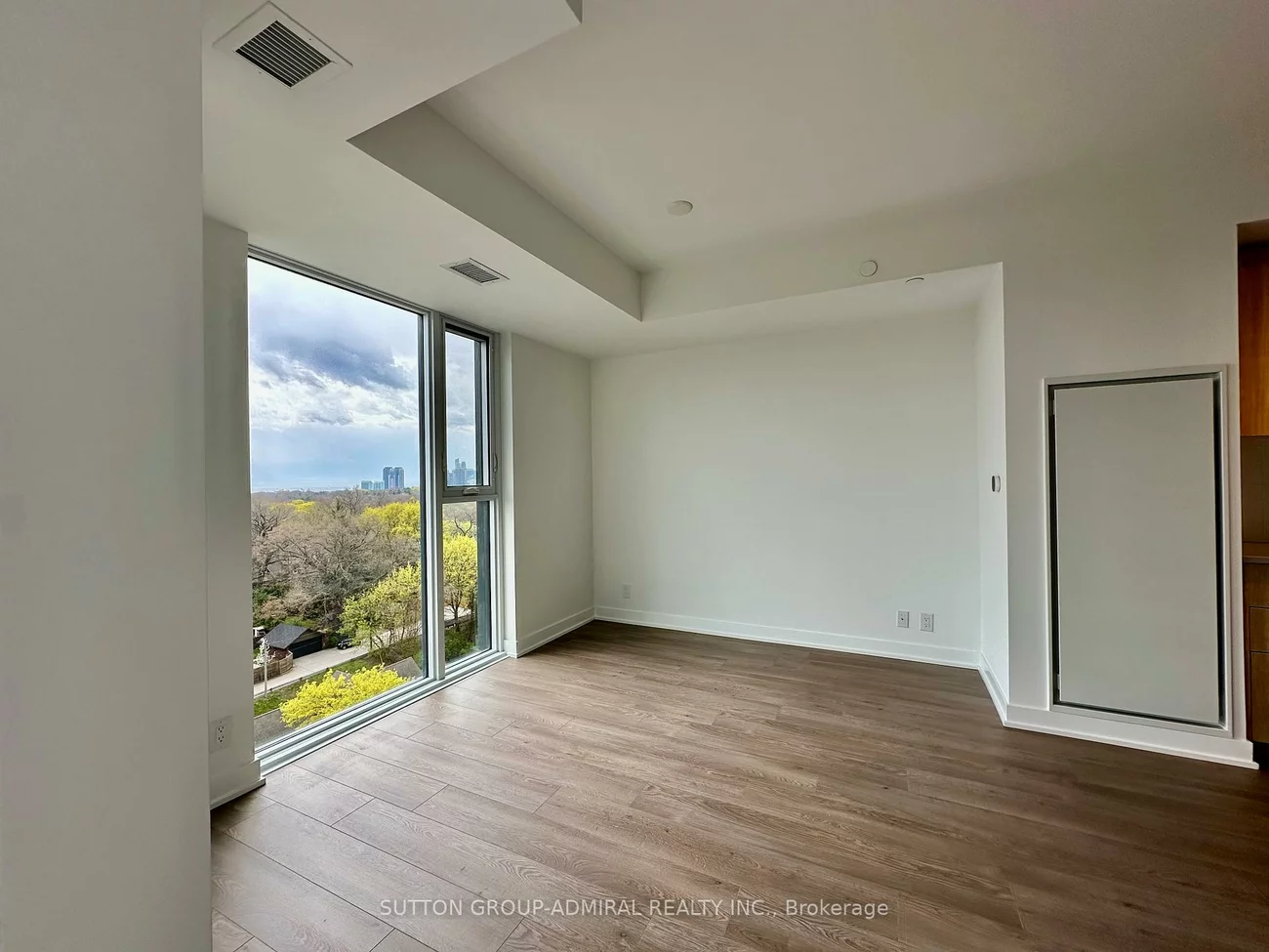 1660, Bloor, High Park North, Toronto