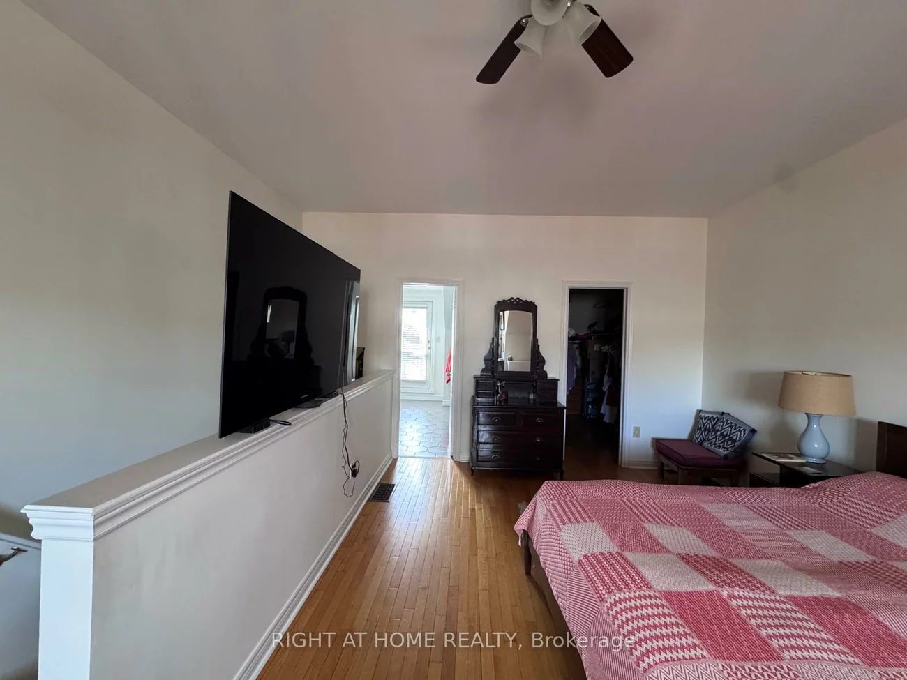 2-116, Evans, Mimico, Toronto