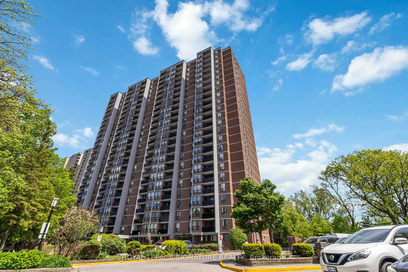 85, Emmett, Mount Dennis, Toronto