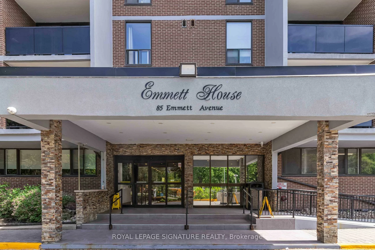 85, Emmett, Mount Dennis, Toronto