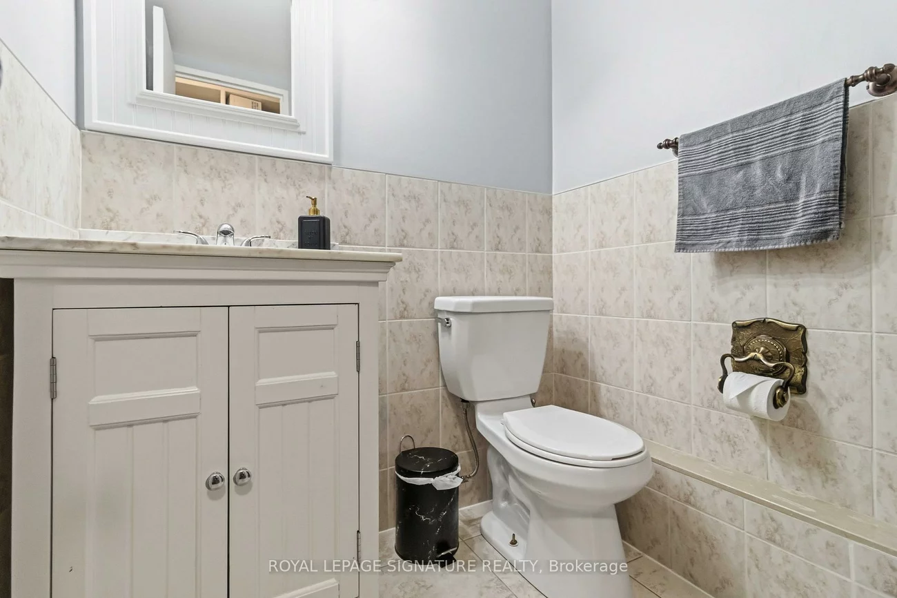 85, Emmett, Mount Dennis, Toronto