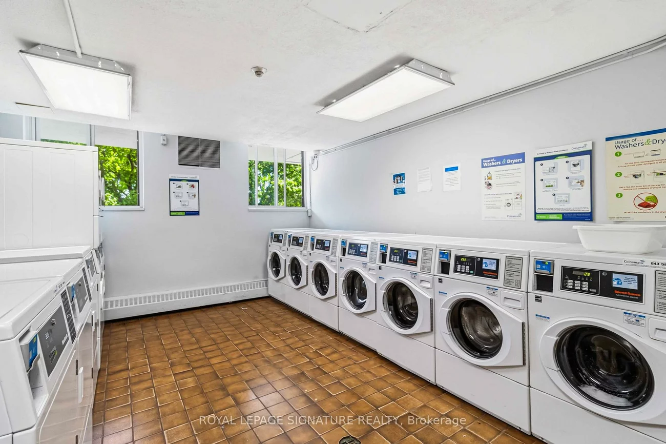 85, Emmett, Mount Dennis, Toronto