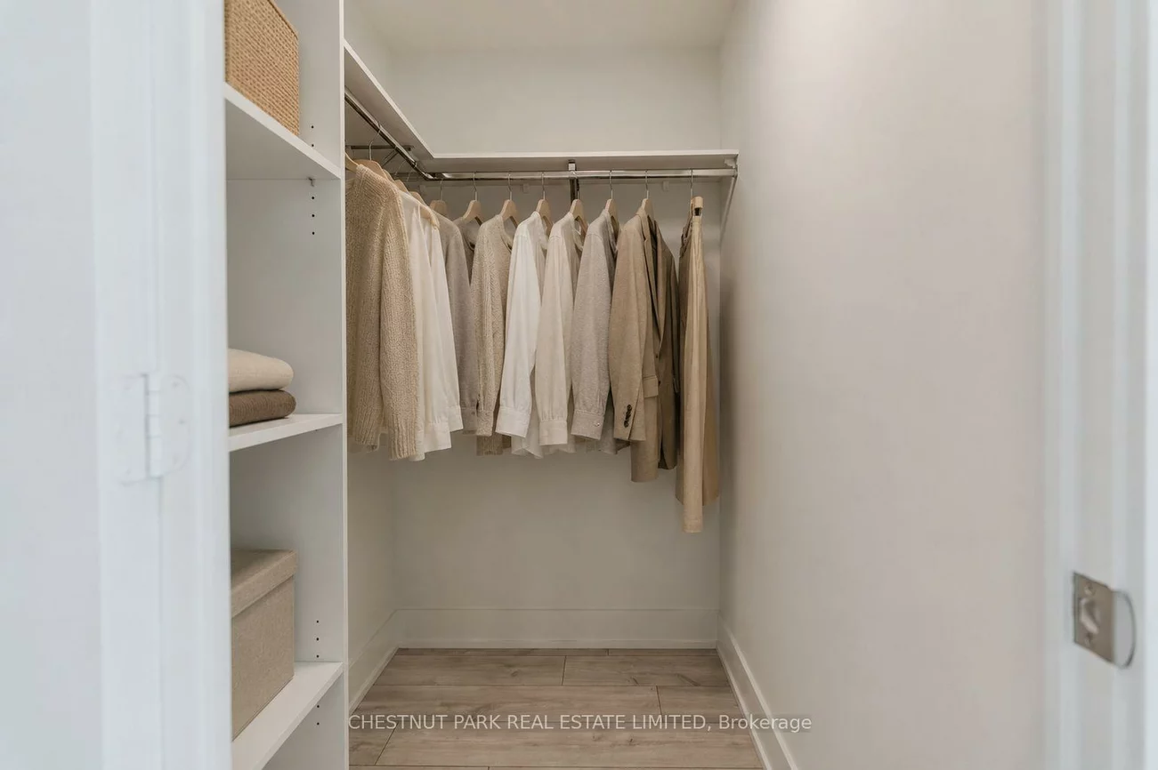 858, Dupont, Dovercourt-Wallace Emerson-Junction, Toronto