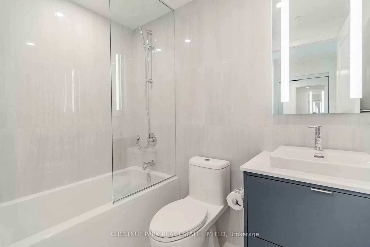 858, Dupont, Dovercourt-Wallace Emerson-Junction, Toronto