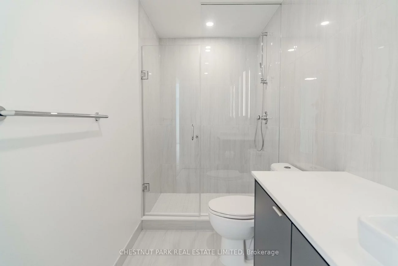 858, Dupont, Dovercourt-Wallace Emerson-Junction, Toronto
