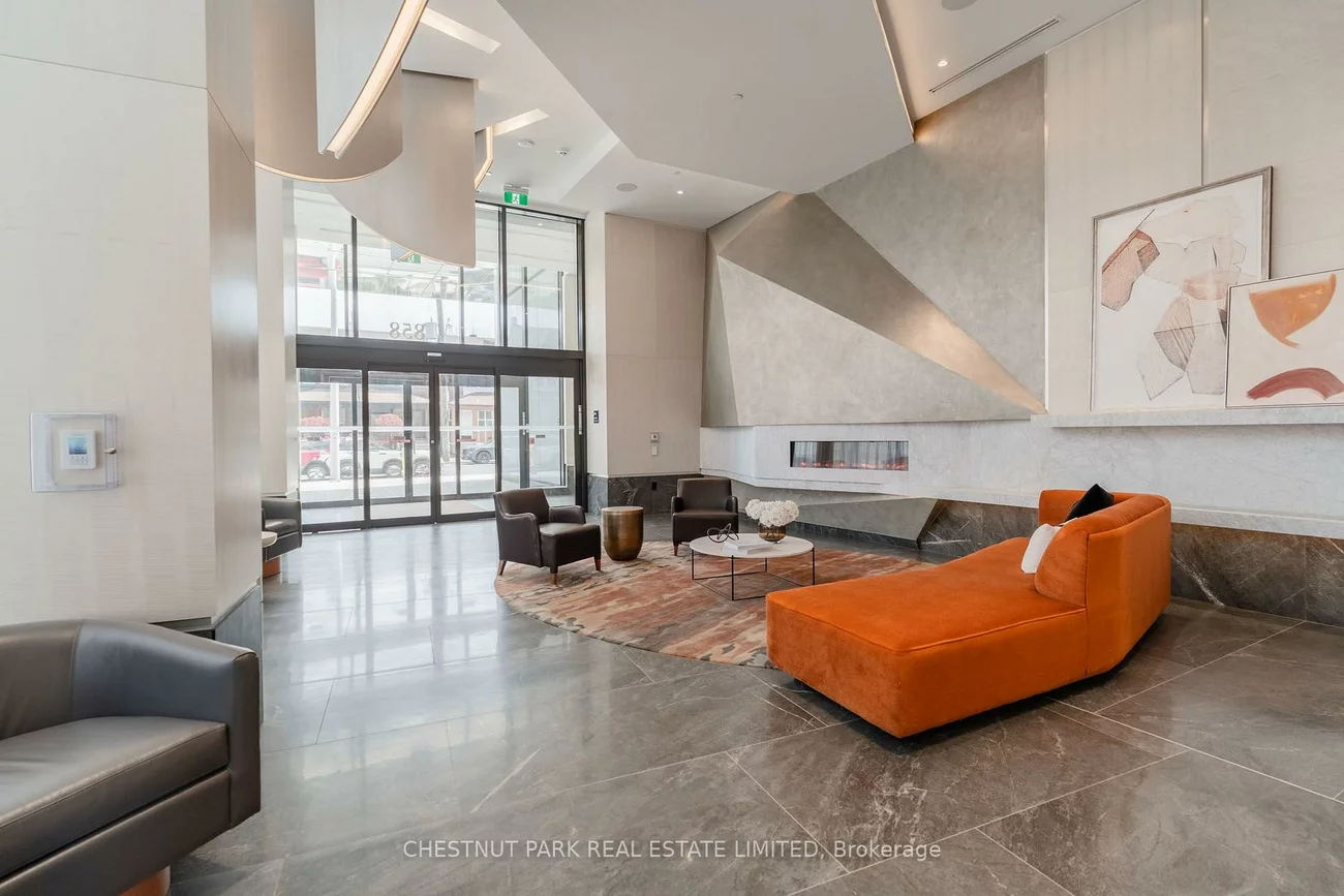 858, Dupont, Dovercourt-Wallace Emerson-Junction, Toronto
