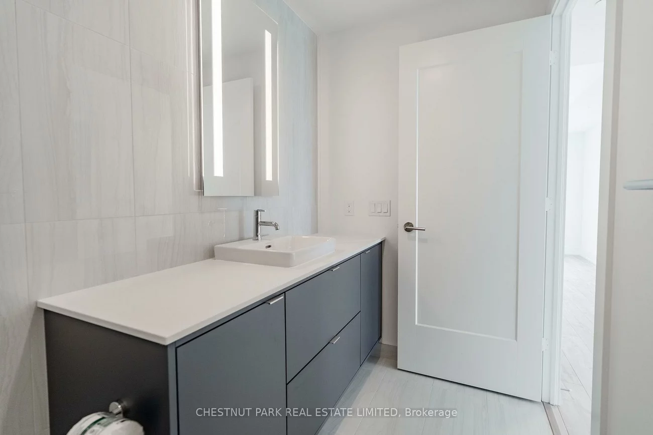 858, Dupont, Dovercourt-Wallace Emerson-Junction, Toronto