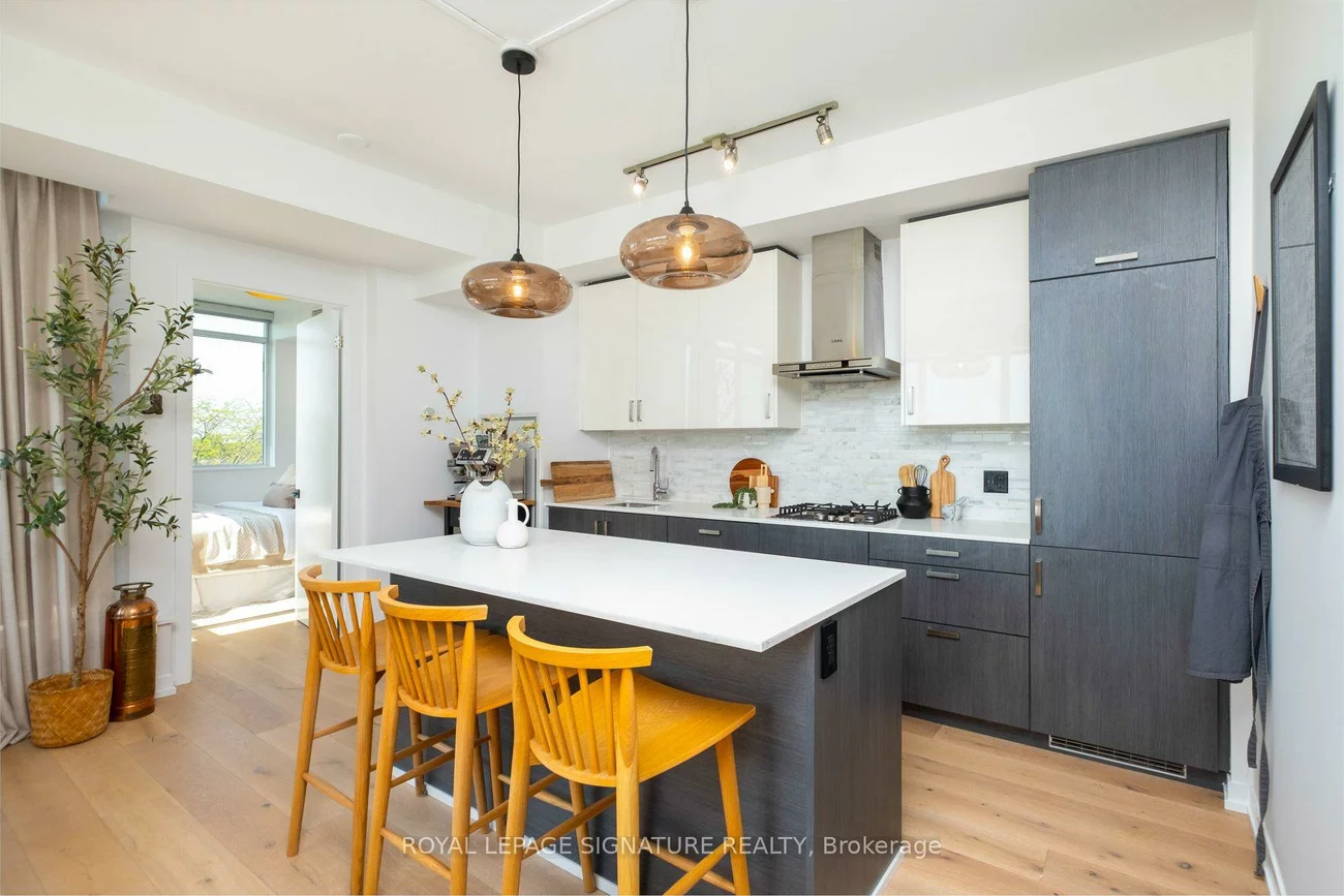 36, Howard Park, Roncesvalles, Toronto