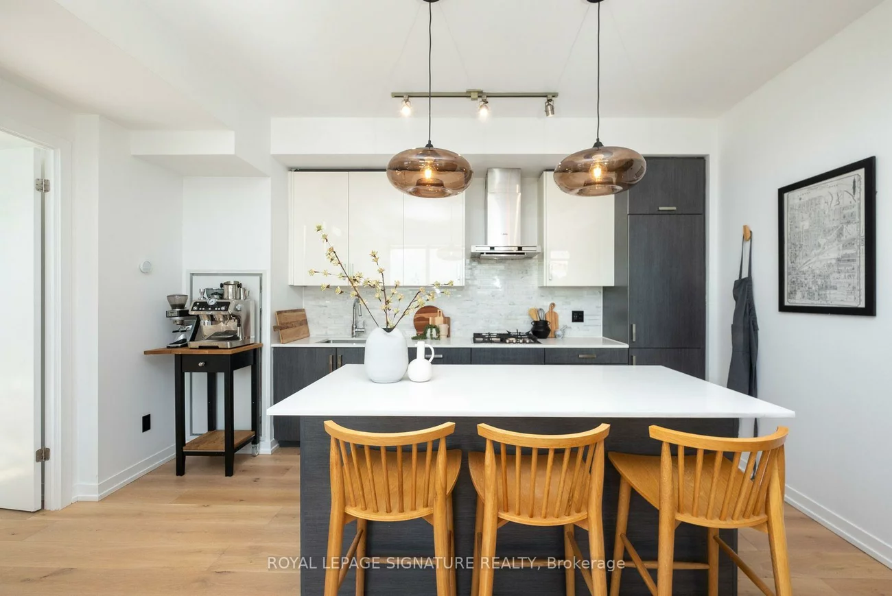 36, Howard Park, Roncesvalles, Toronto
