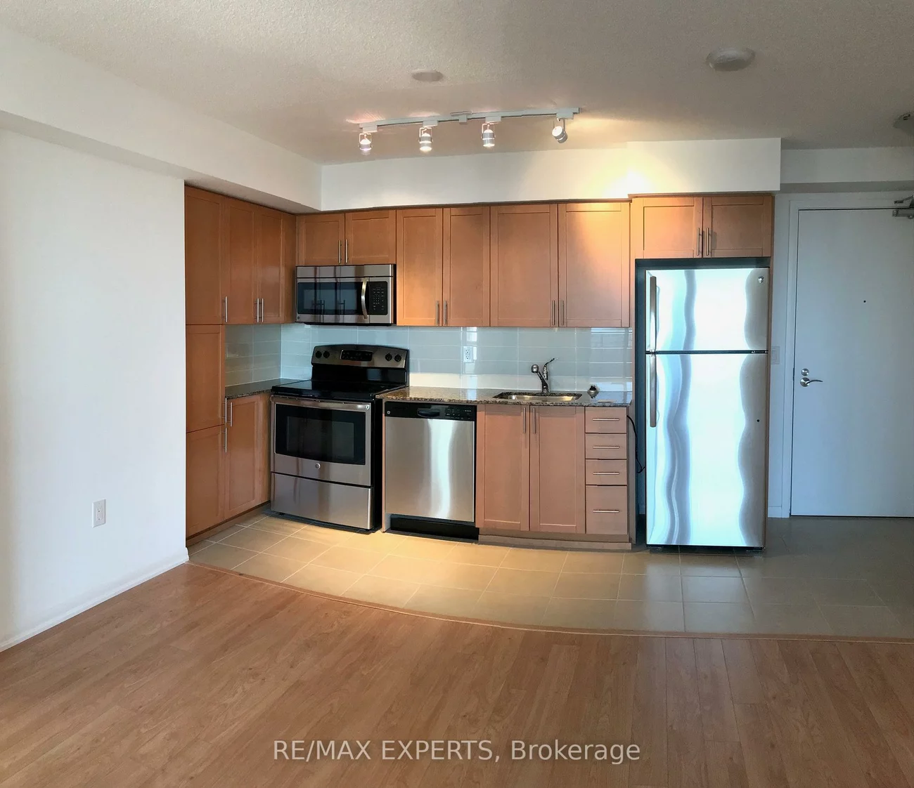 830, Lawrence, Yorkdale-Glen Park, Toronto