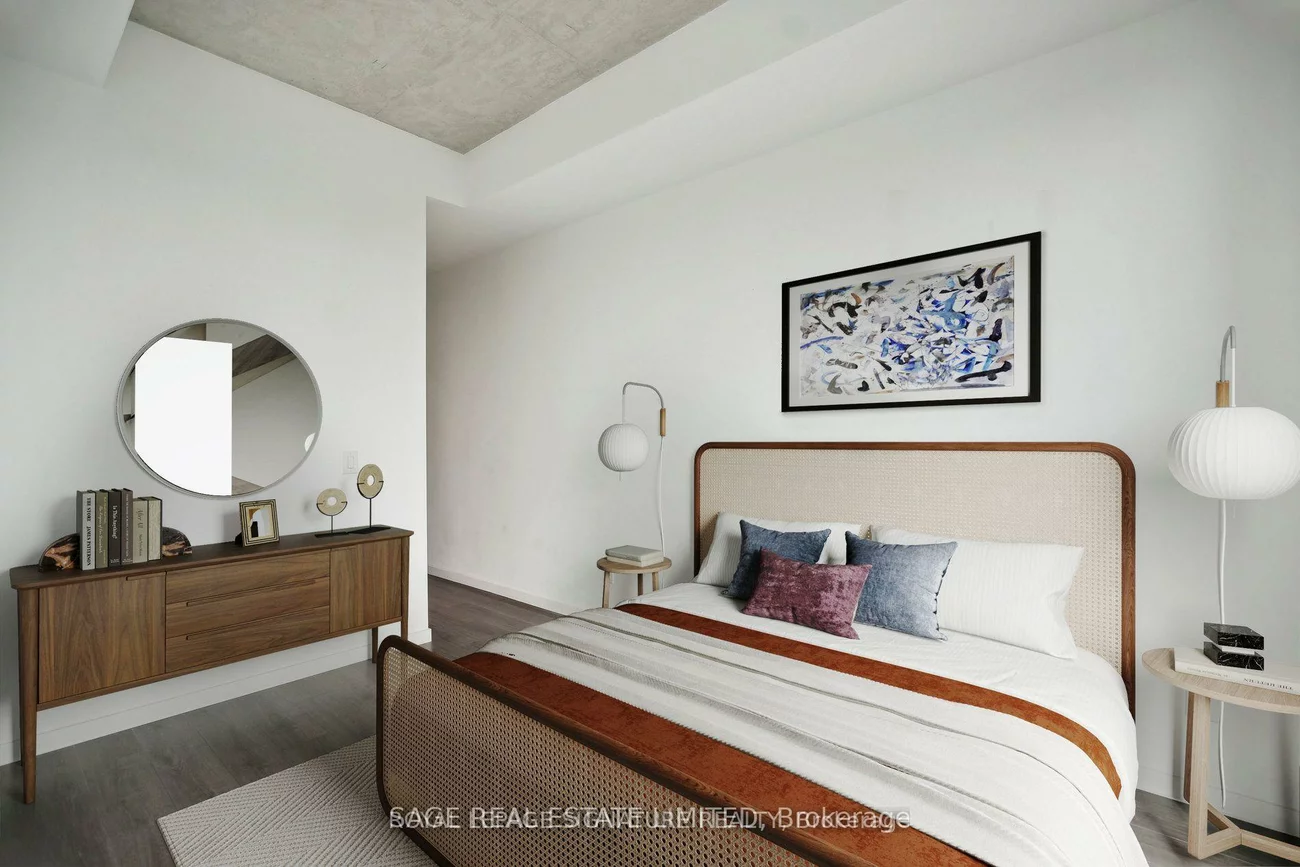 7, Smith, Stonegate-Queensway, Toronto