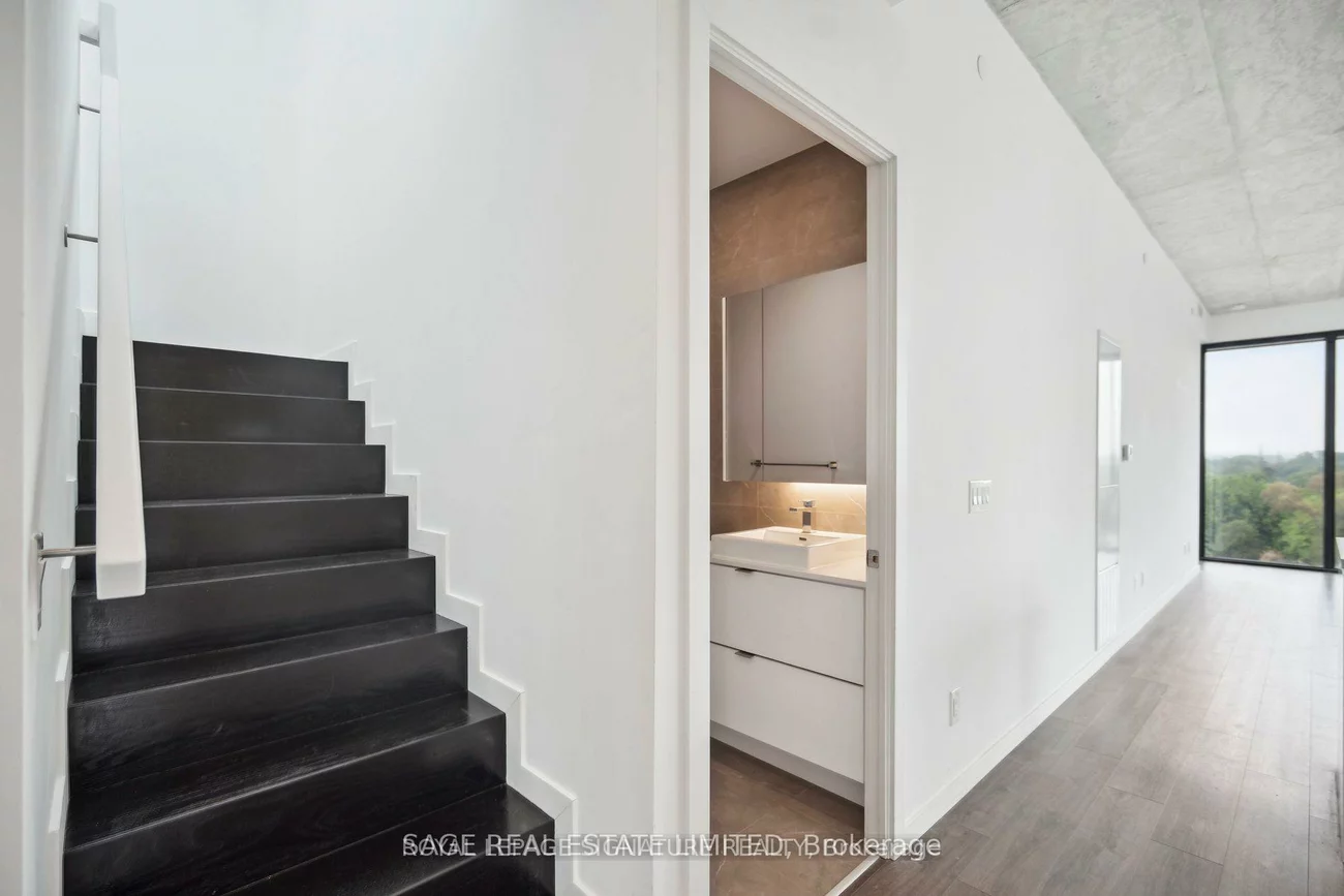 7, Smith, Stonegate-Queensway, Toronto