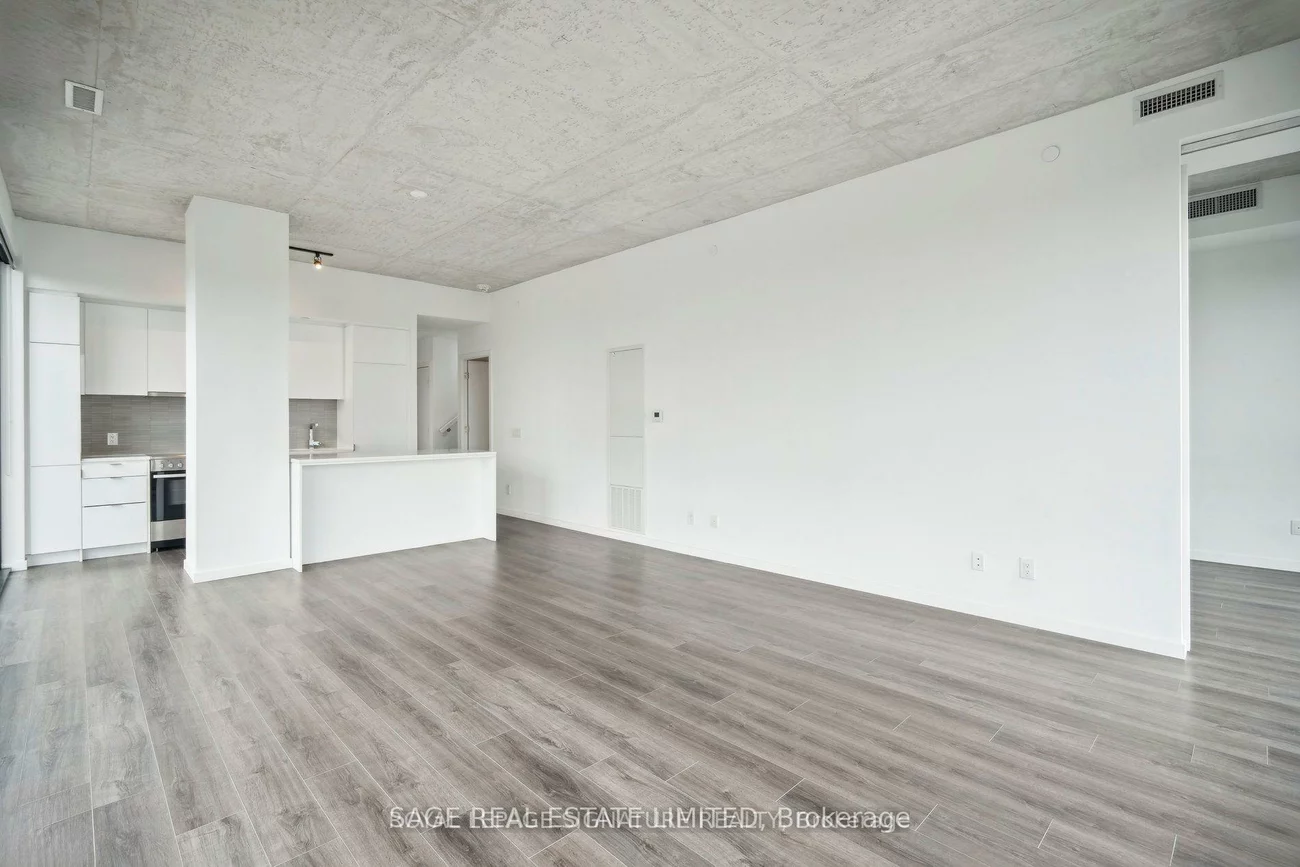 7, Smith, Stonegate-Queensway, Toronto