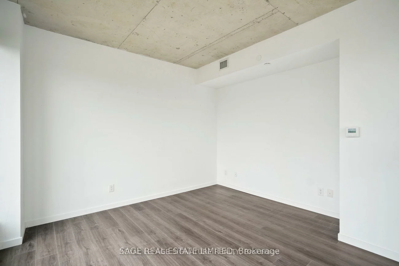 7, Smith, Stonegate-Queensway, Toronto