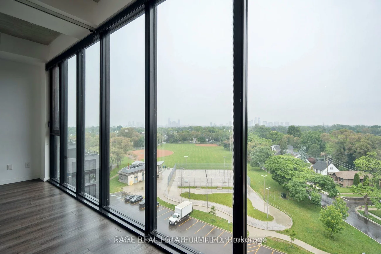 7, Smith, Stonegate-Queensway, Toronto