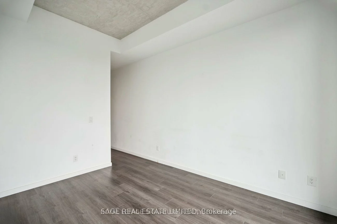 7, Smith, Stonegate-Queensway, Toronto