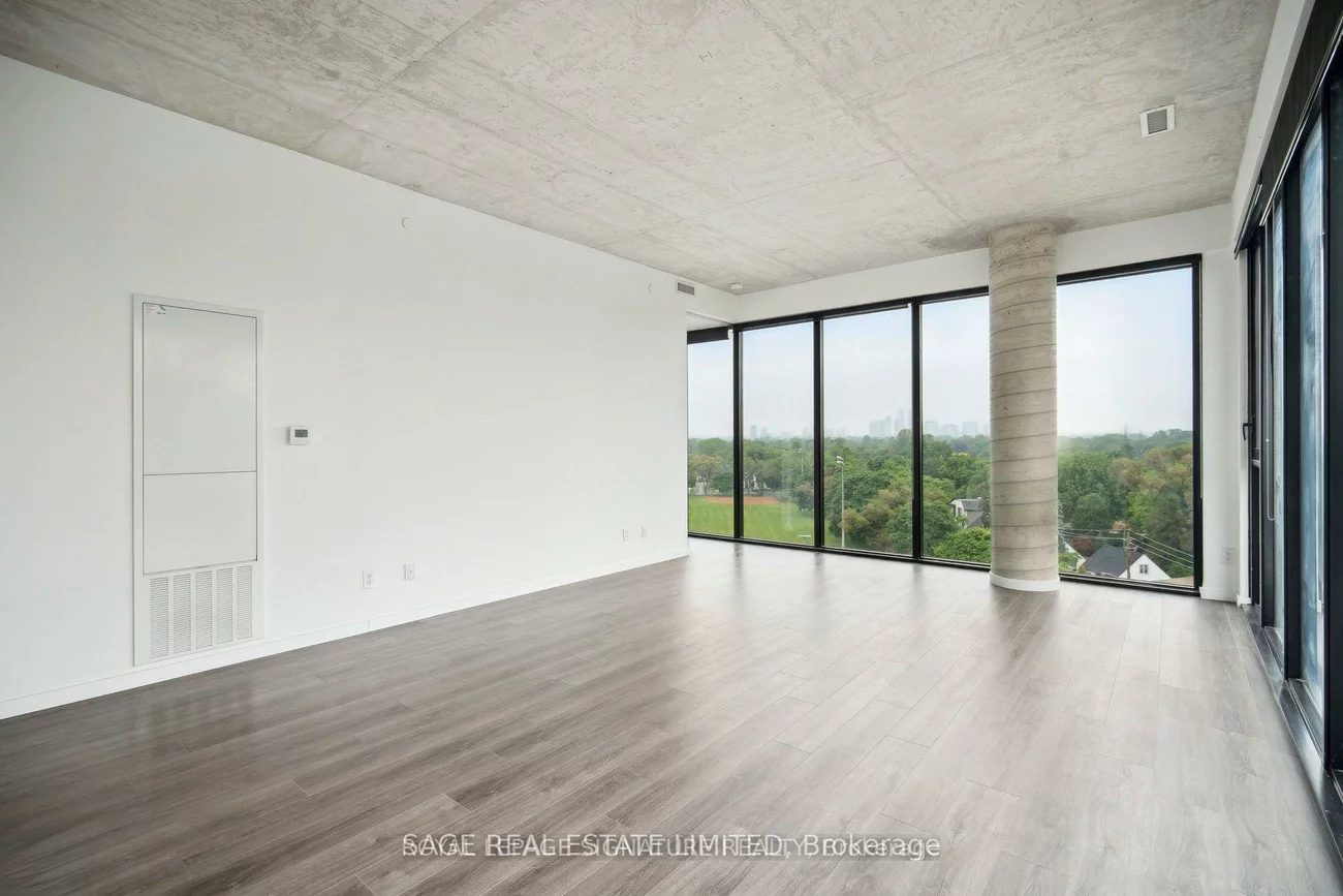 7, Smith, Stonegate-Queensway, Toronto