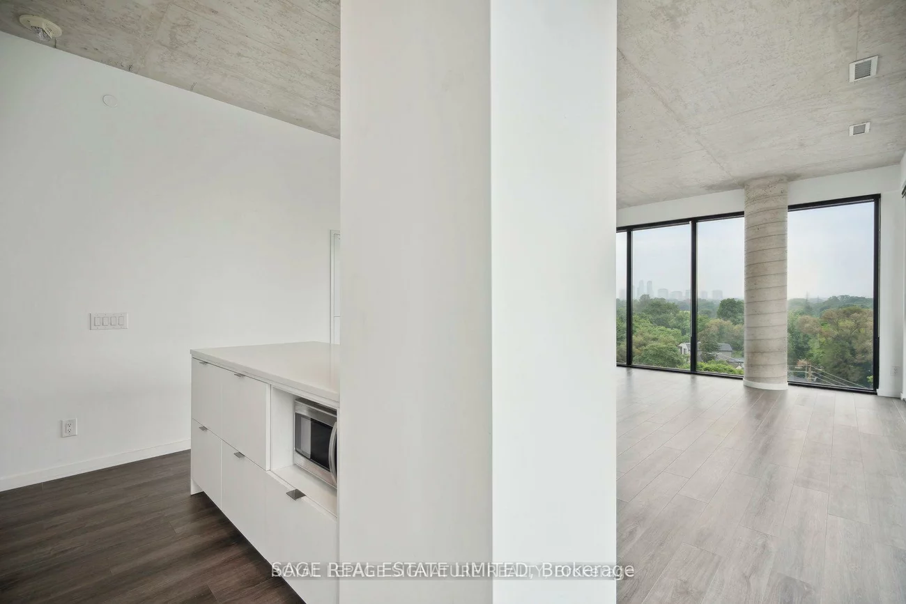 7, Smith, Stonegate-Queensway, Toronto