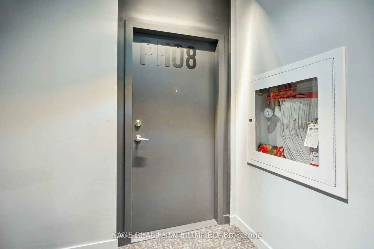 7, Smith, Stonegate-Queensway, Toronto