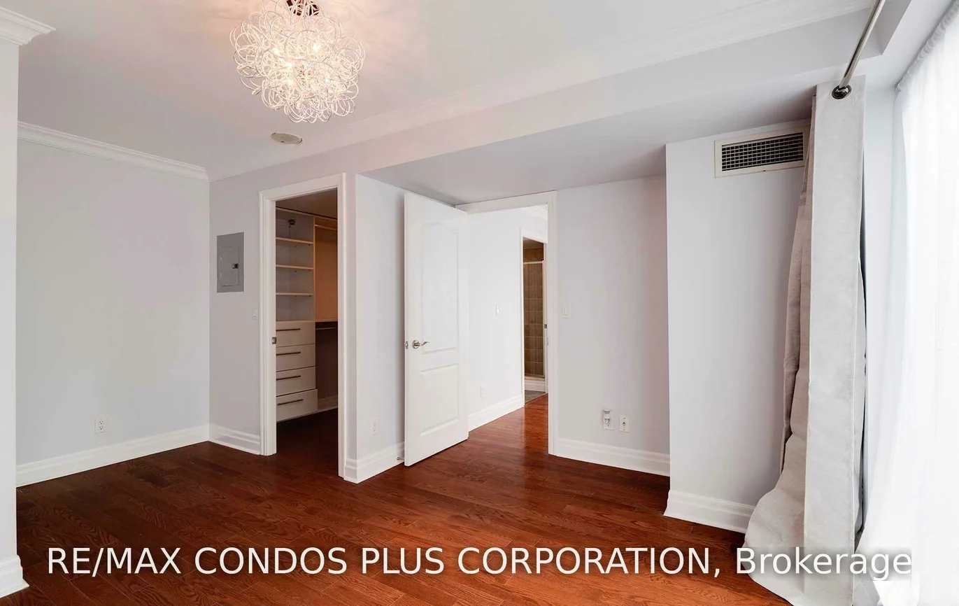 2121, Lakeshore, Mimico, Toronto