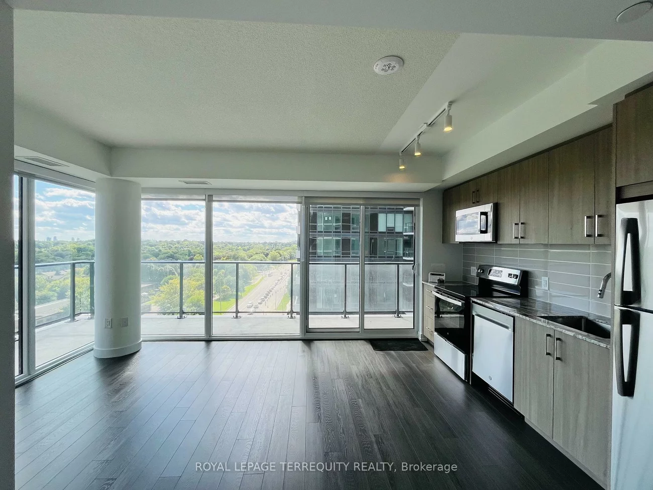 4010, Eglinton, Willowridge-Martingrove-Richview, Toronto