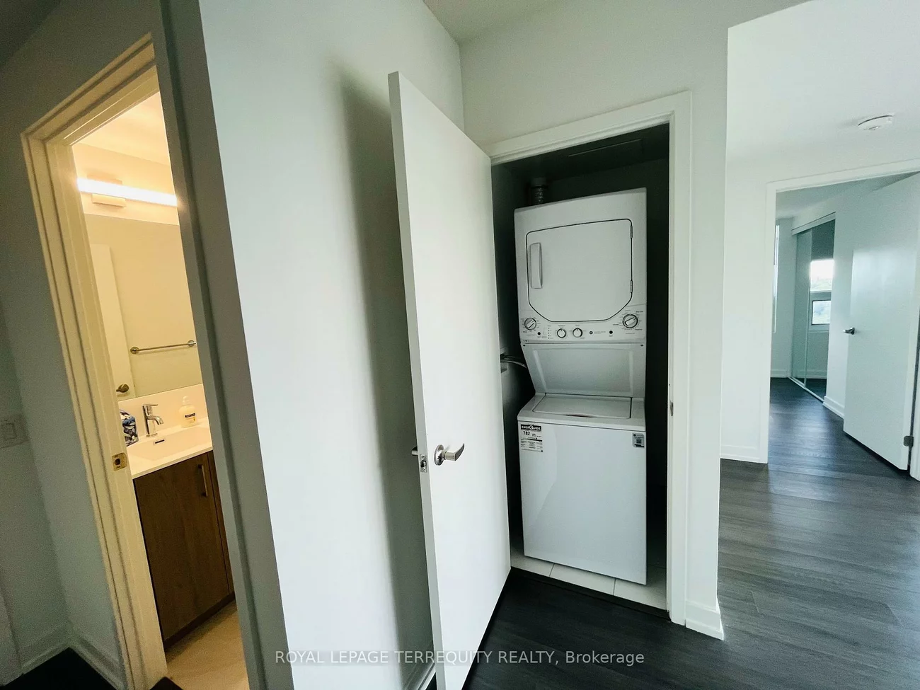 4010, Eglinton, Willowridge-Martingrove-Richview, Toronto