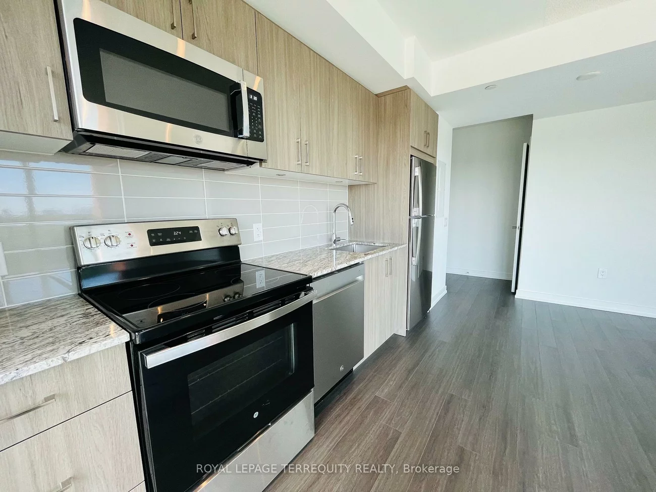 4010, Eglinton, Willowridge-Martingrove-Richview, Toronto