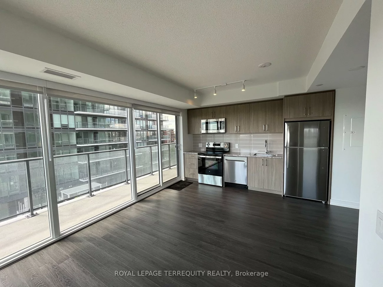 4010, Eglinton, Willowridge-Martingrove-Richview, Toronto