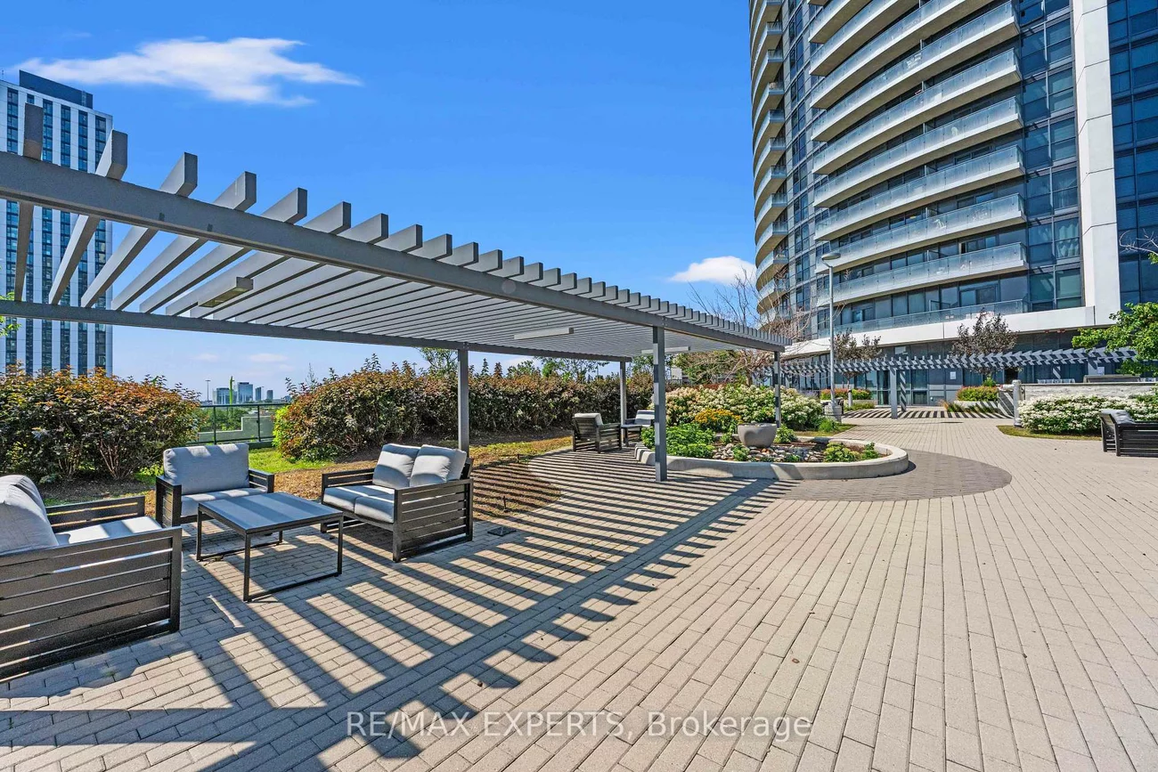 30, Gibbs, Islington-City Centre West, Toronto