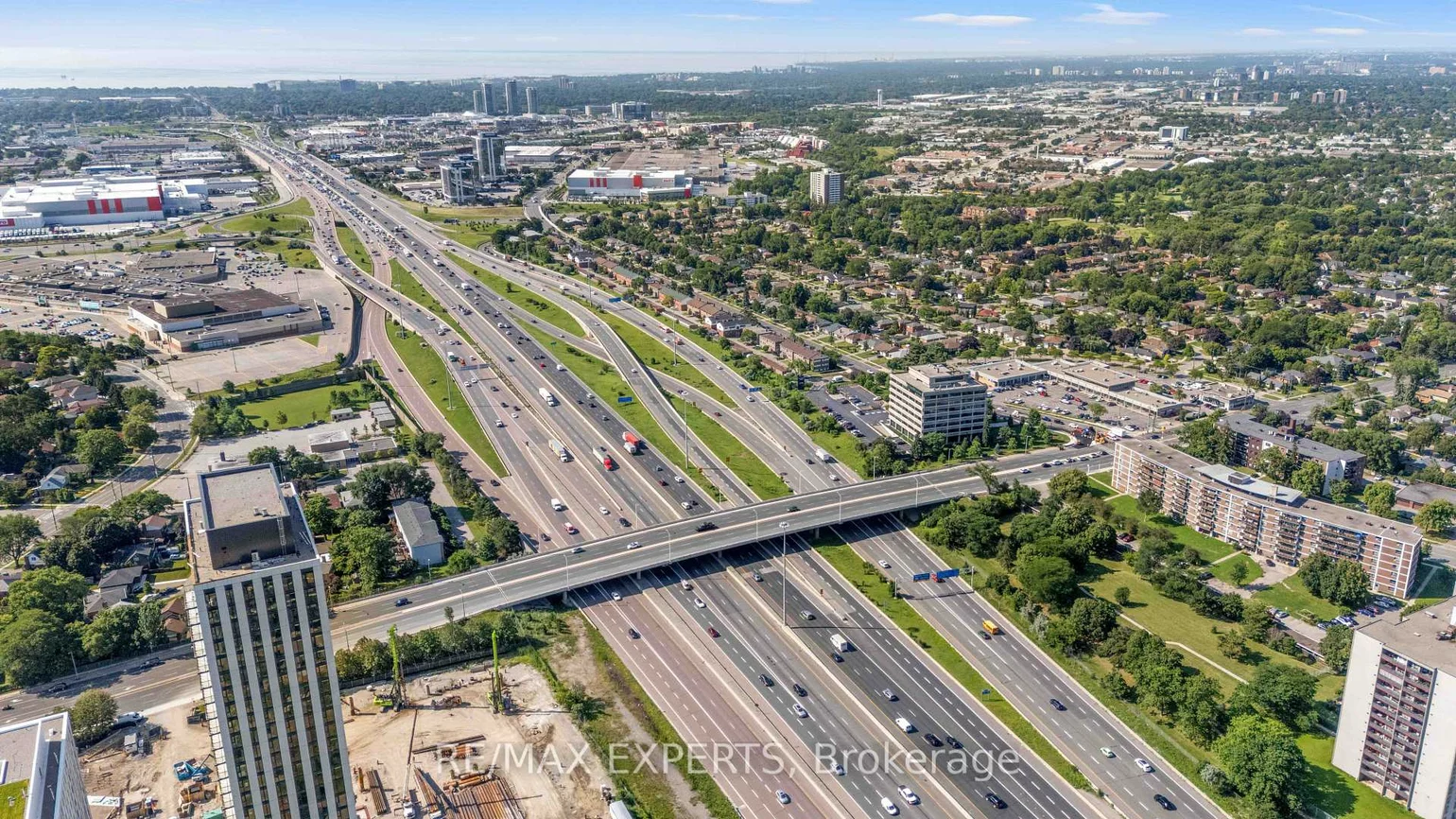 30, Gibbs, Islington-City Centre West, Toronto