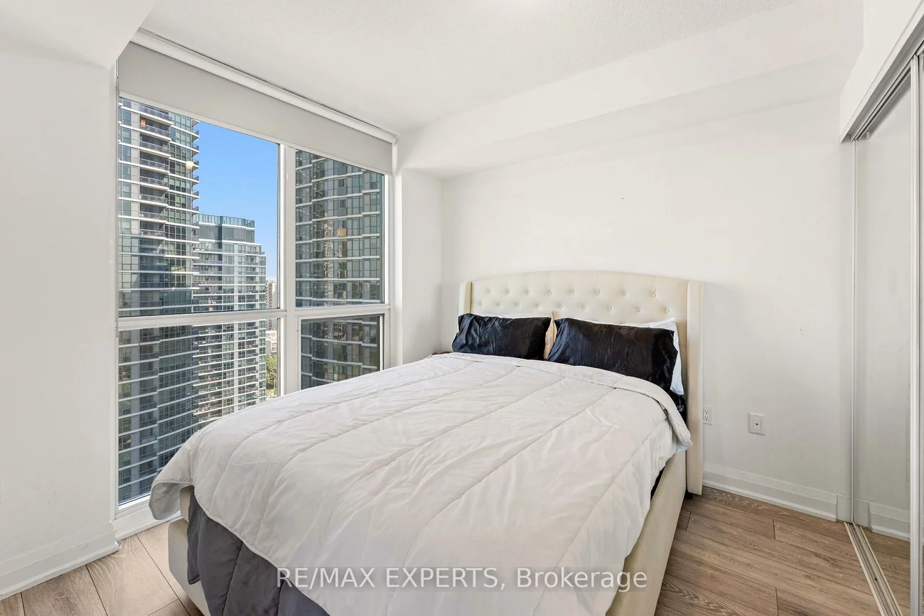 30, Gibbs, Islington-City Centre West, Toronto