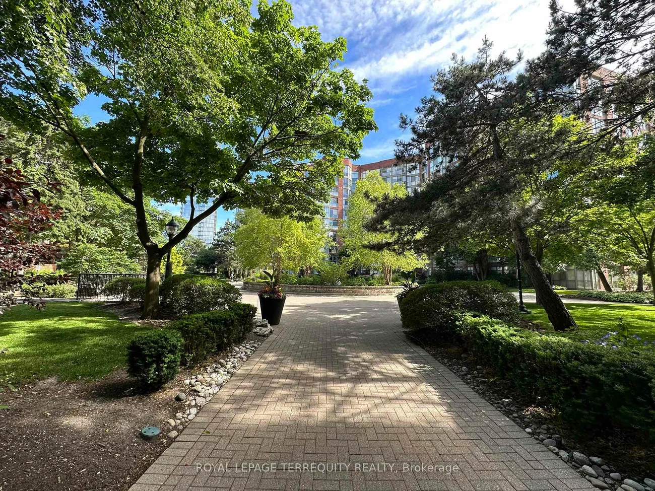 22, Southport, High Park-Swansea, Toronto