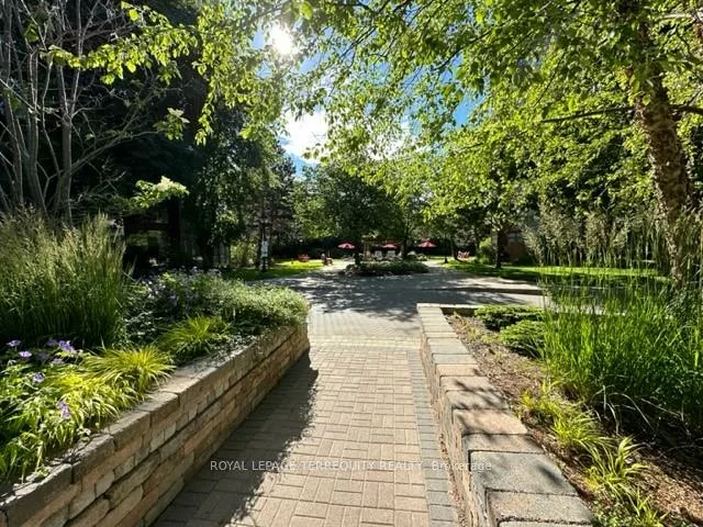 22, Southport, High Park-Swansea, Toronto