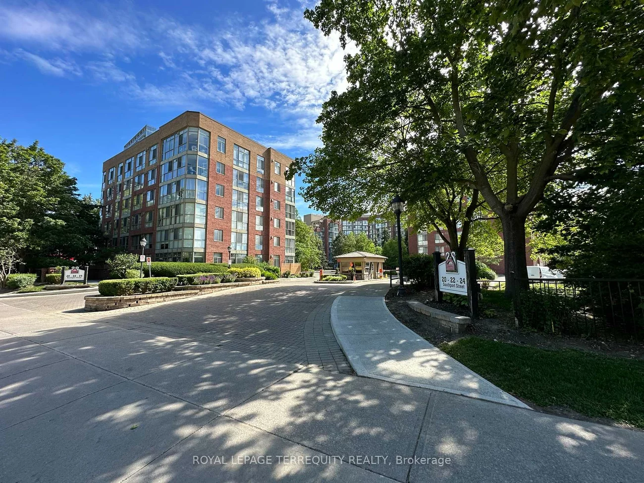 22, Southport, High Park-Swansea, Toronto