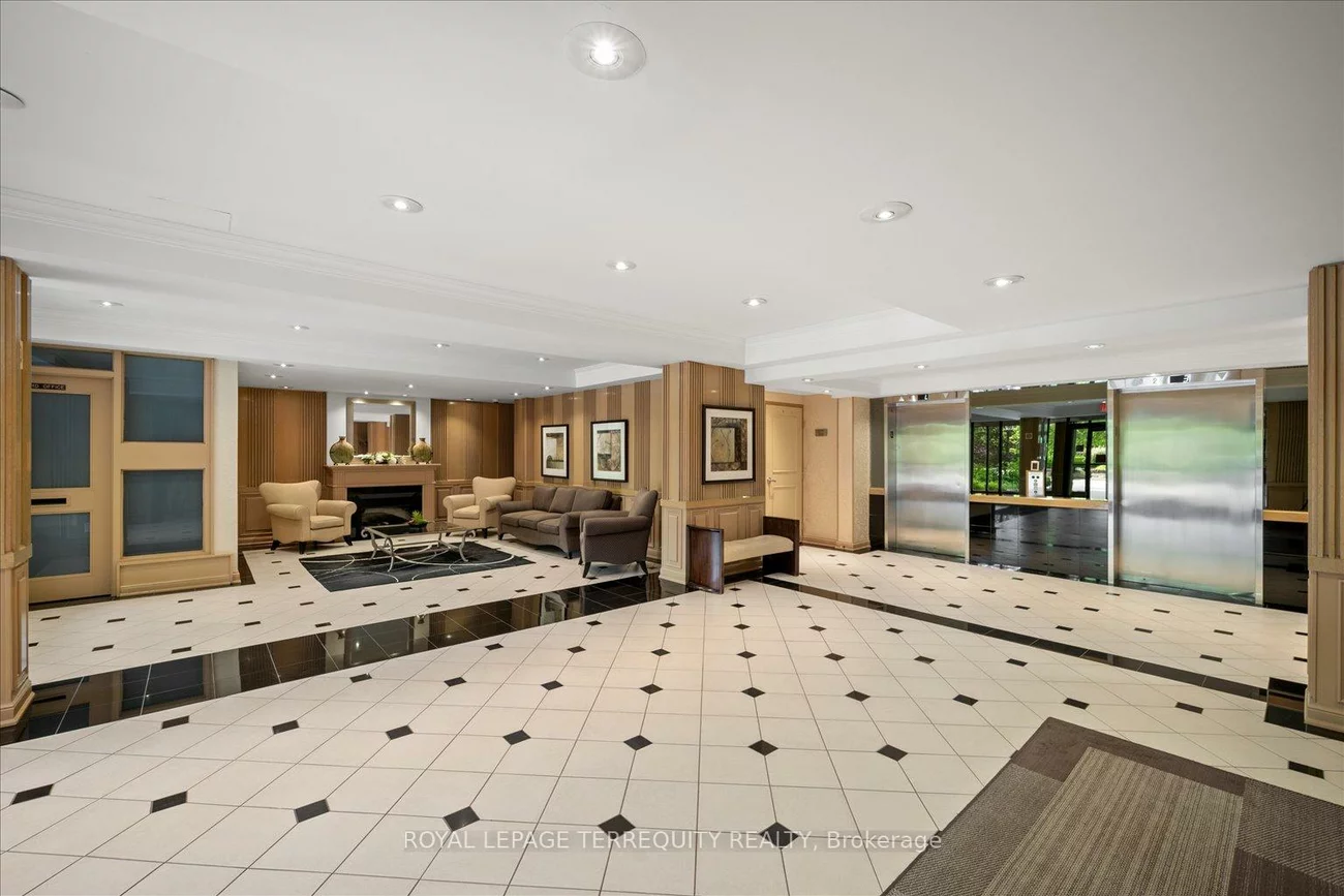 22, Southport, High Park-Swansea, Toronto