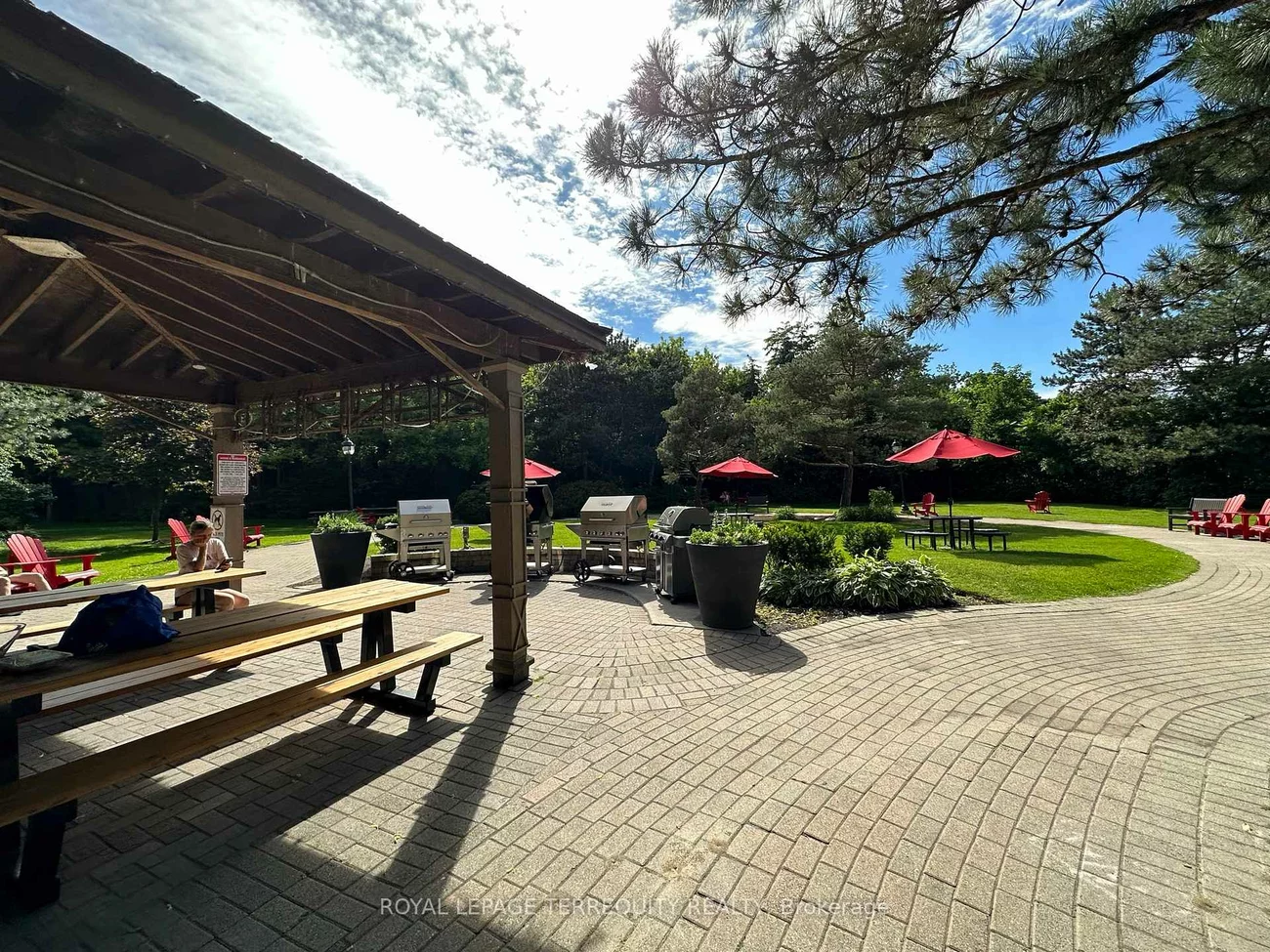 22, Southport, High Park-Swansea, Toronto