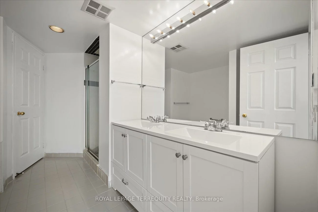 22, Southport, High Park-Swansea, Toronto