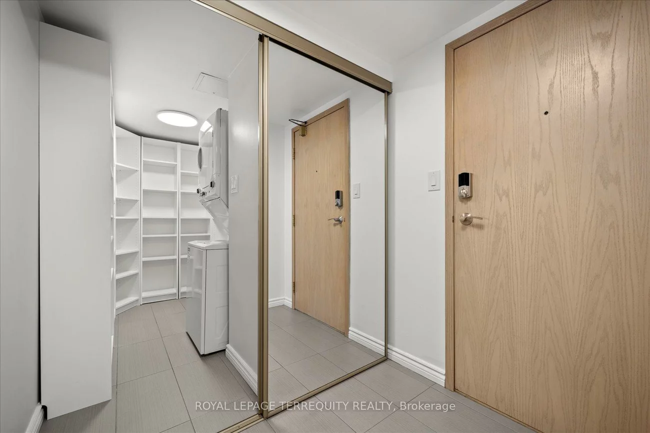 22, Southport, High Park-Swansea, Toronto