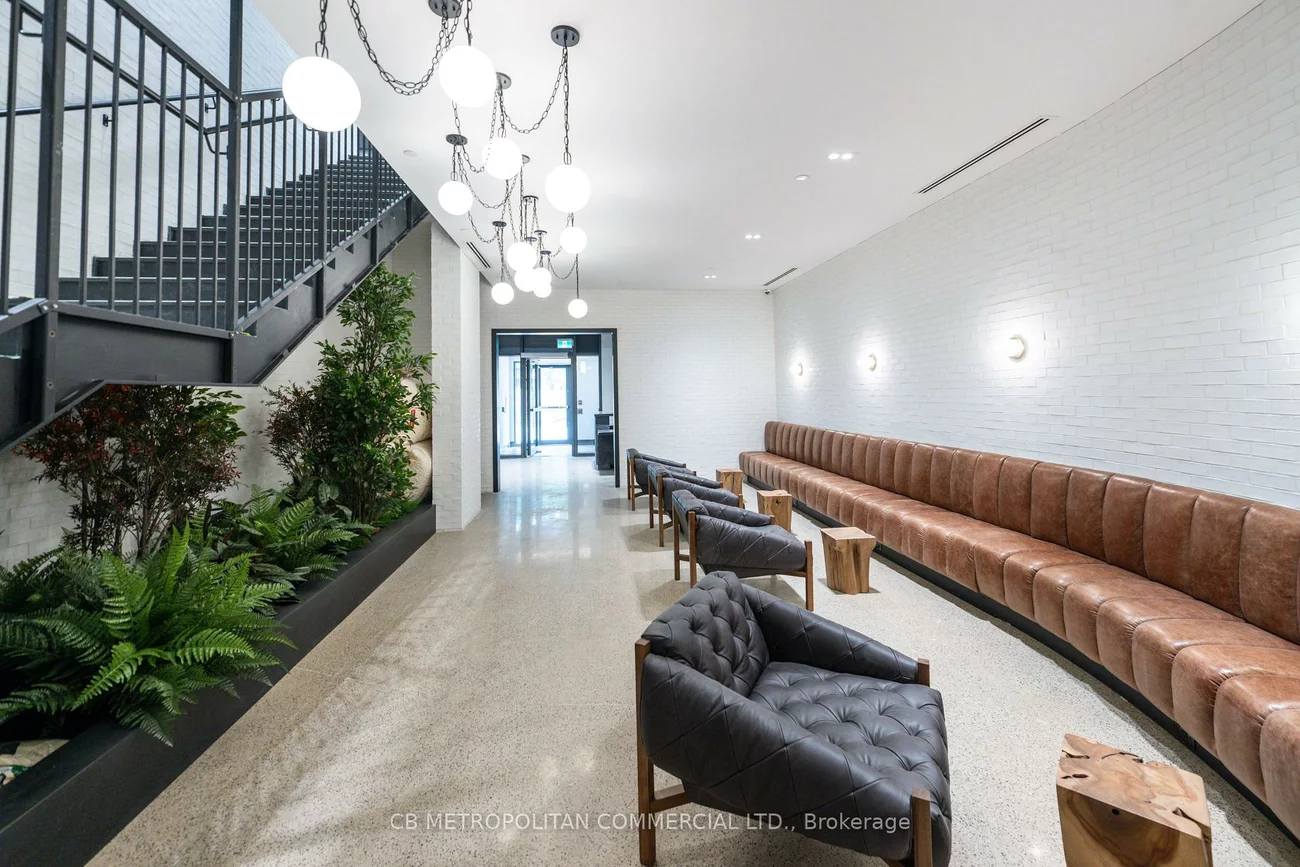 2946, Dundas Street West, Junction Area, Toronto