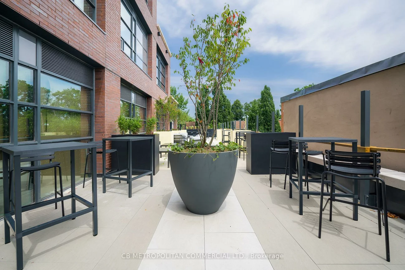 2946, Dundas Street West, Junction Area, Toronto
