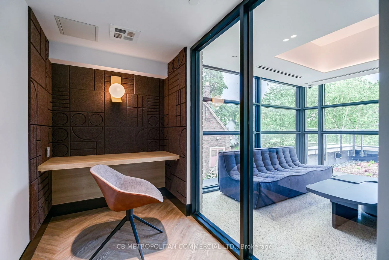 2946, Dundas Street West, Junction Area, Toronto