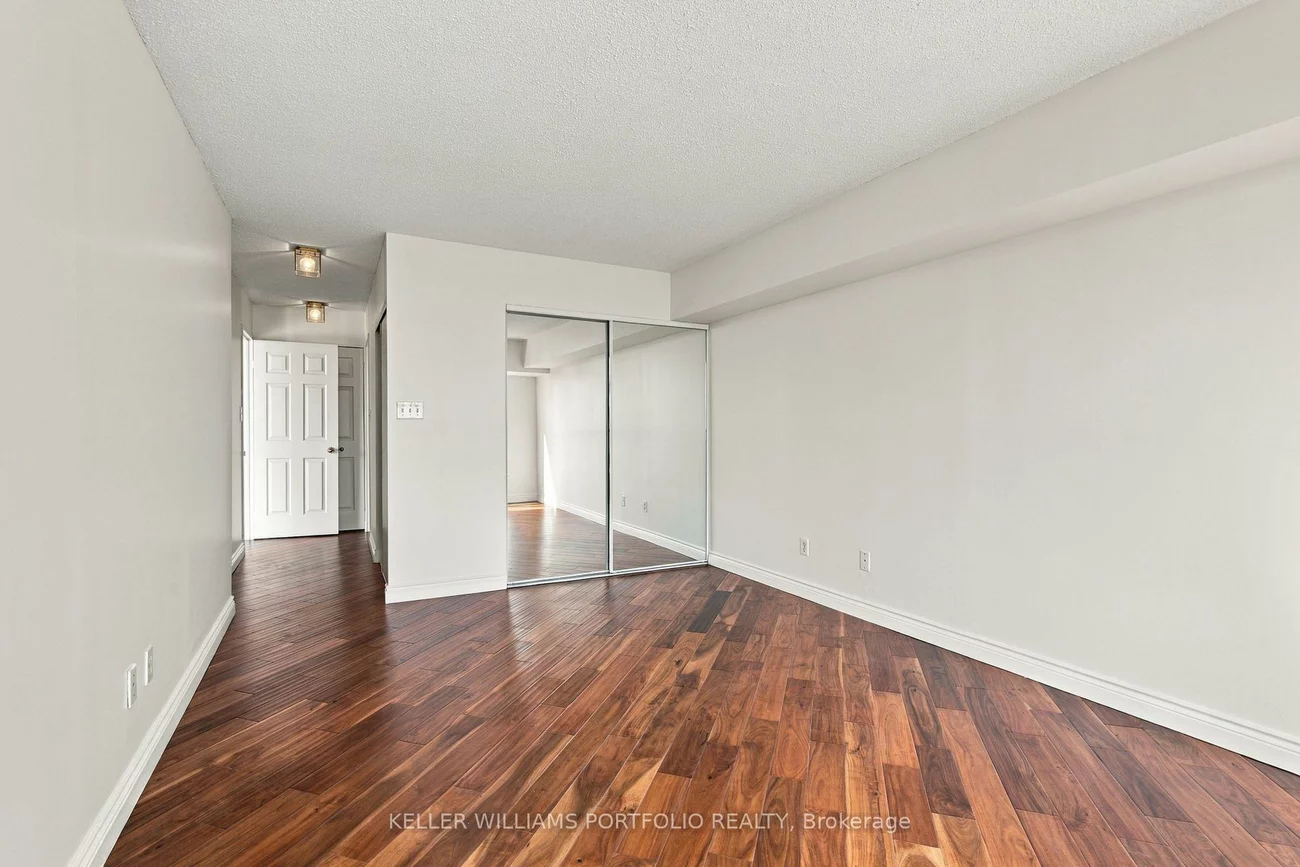 22, Southport, High Park-Swansea, Toronto