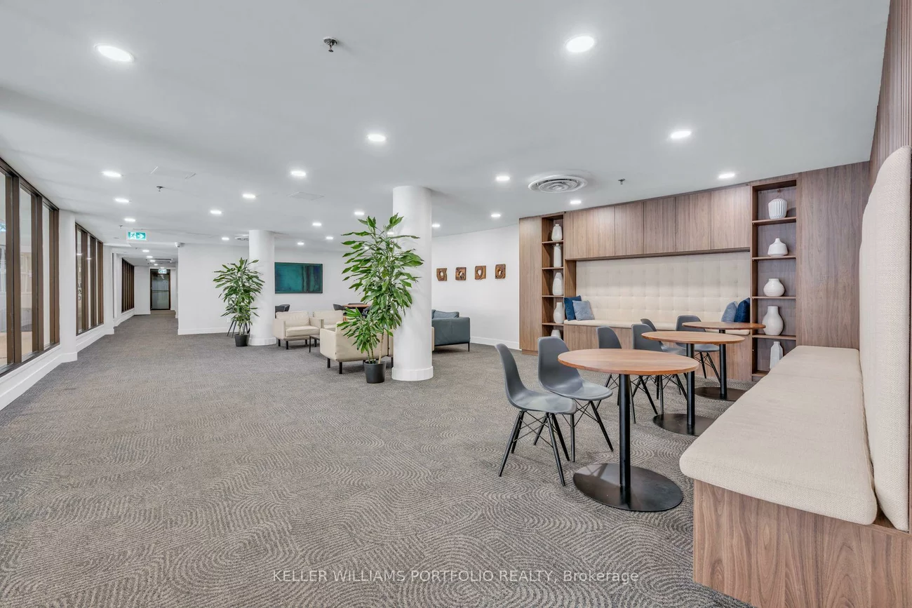 22, Southport, High Park-Swansea, Toronto