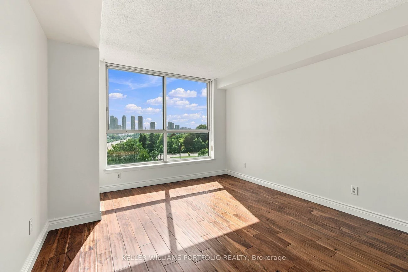 22, Southport, High Park-Swansea, Toronto
