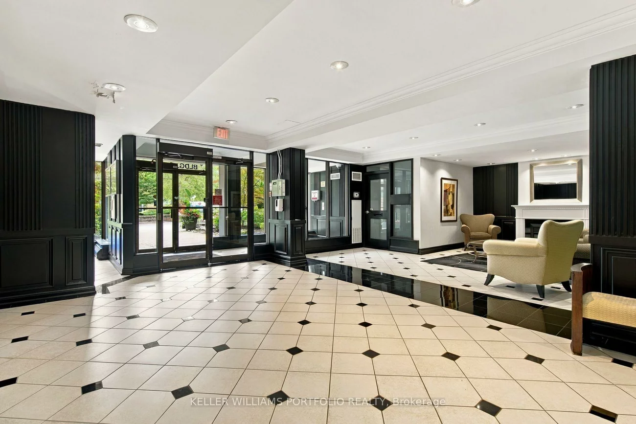 22, Southport, High Park-Swansea, Toronto