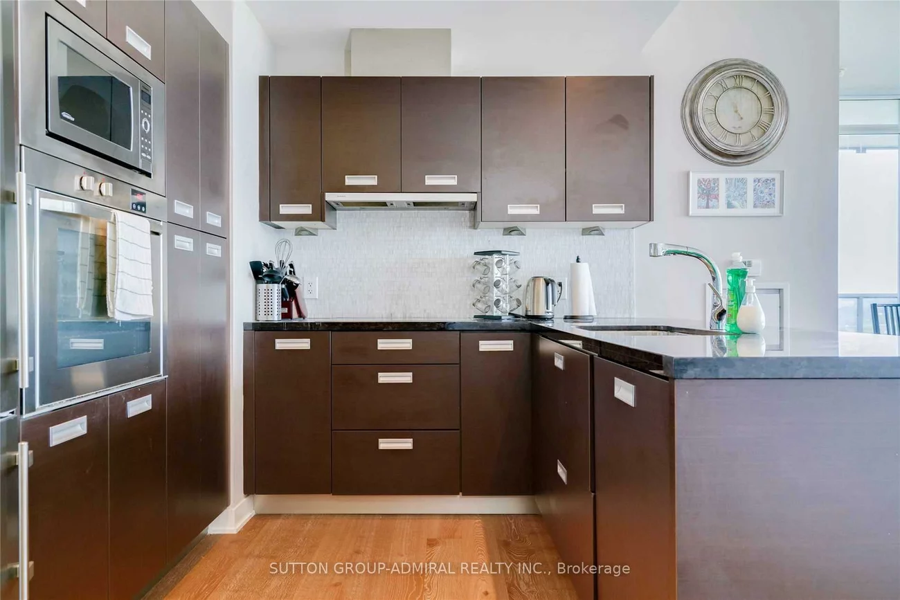 90, Park Lawn, Mimico, Toronto