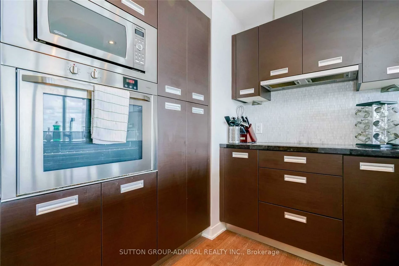 90, Park Lawn, Mimico, Toronto