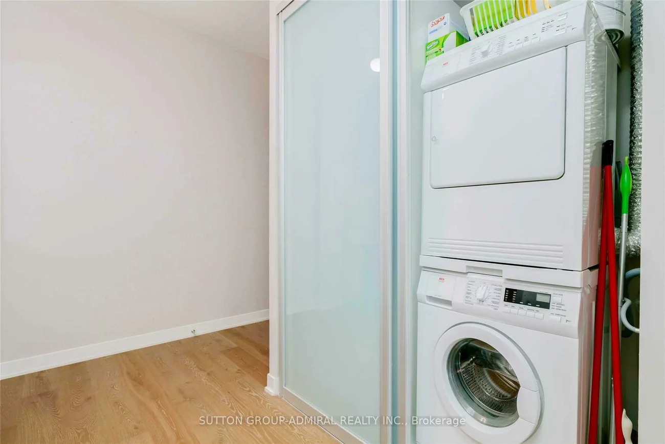 90, Park Lawn, Mimico, Toronto
